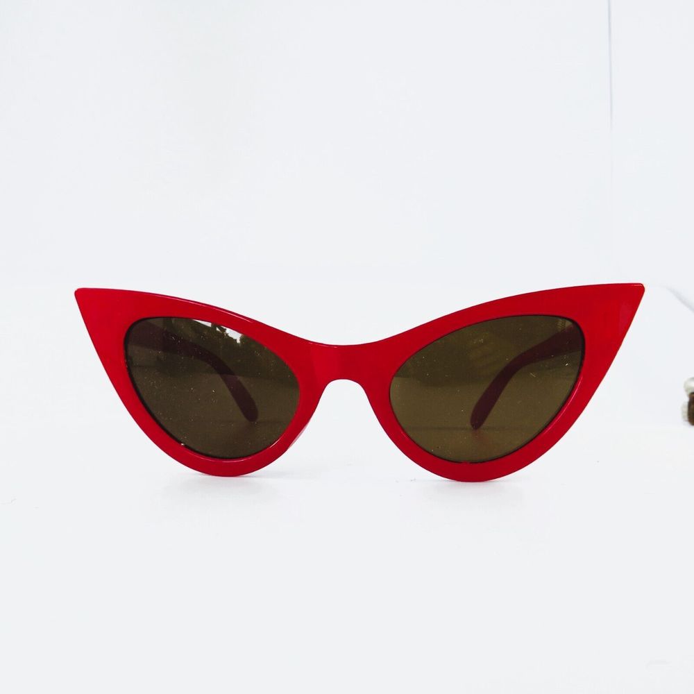 Glamorous Red Pin-Up Cat Eye Sunglasses: Retro Chic Shades